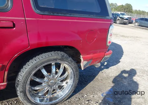 1995 Ford Explorer z USA, uszkodzony, nr VIN 1FMDU32X4SUA80928